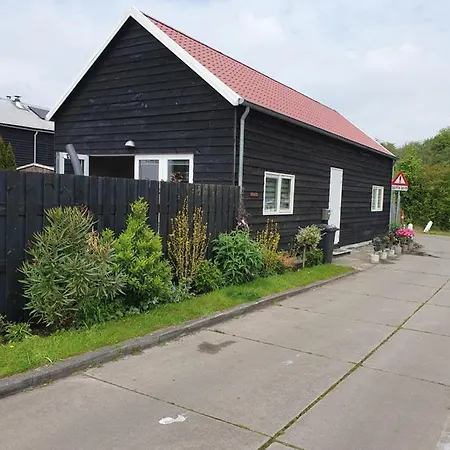 Holiday home Tjotter *